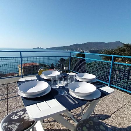 Appartamento Con Stupenda Vista Mare Zona Bristol Ραπάλο Εξωτερικό φωτογραφία